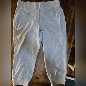 Lululemon crop joggers
